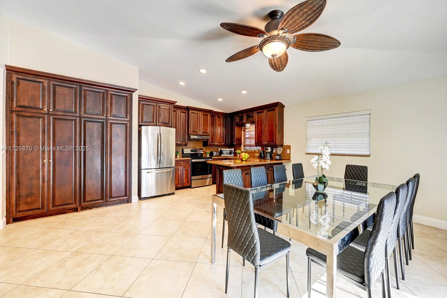 HOLLYWOOD BEACH PARK - Residential