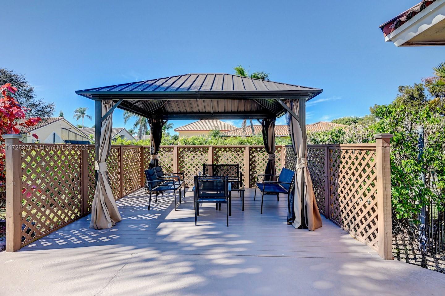 HOLLYWOOD BEACH PARK - Residential