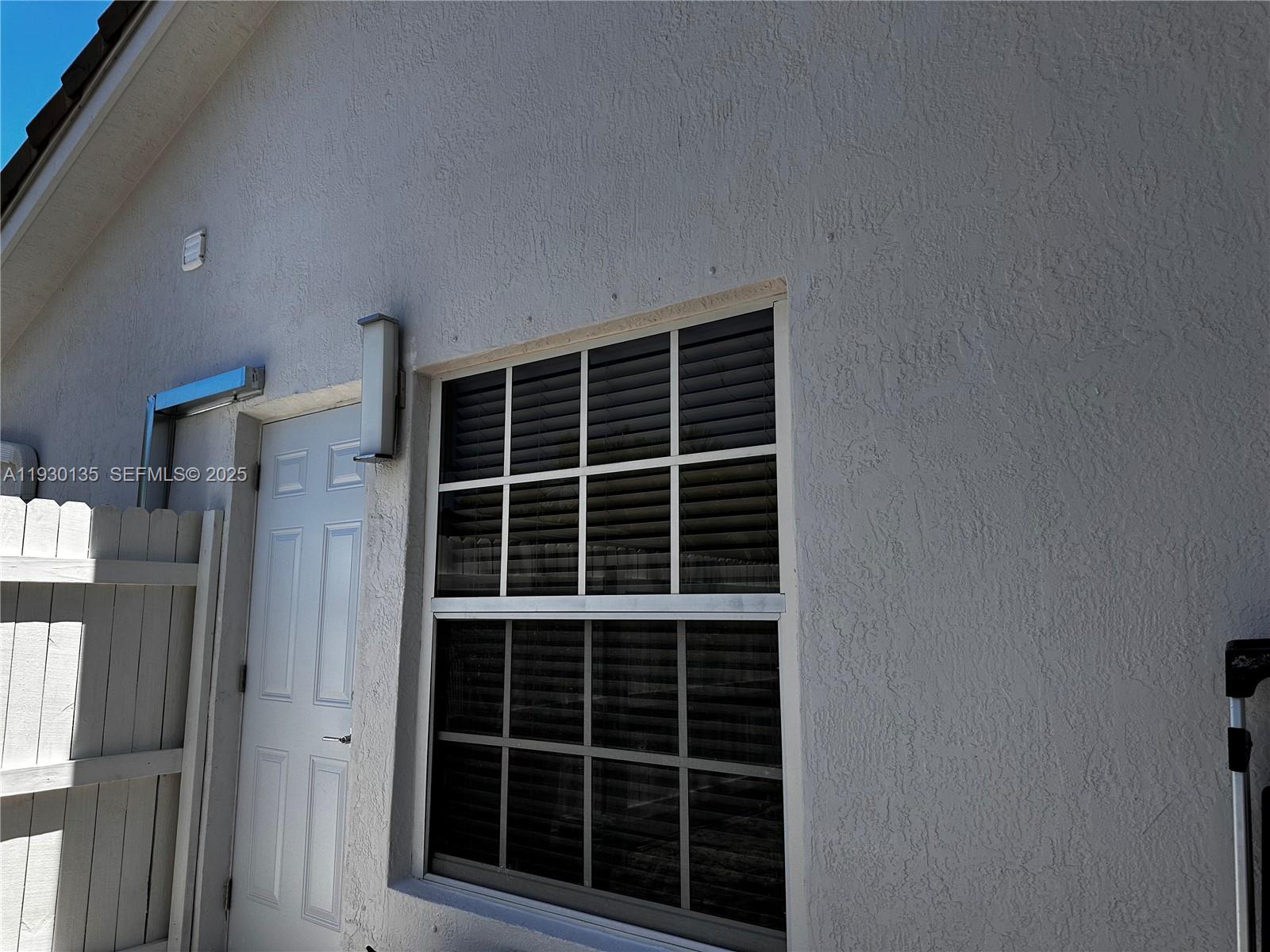 HOLLYWOOD HOMESITES REV P - Residential Lease