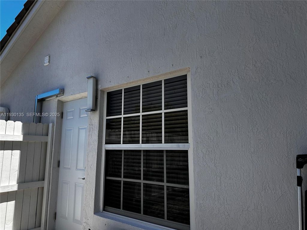 Photo of Hollywood, FL 33020 (MLS # A11930135)