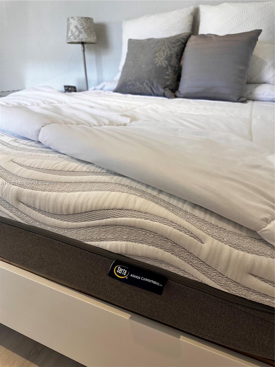 HOLLYWOOD HOMESITES REV P - Residential Lease