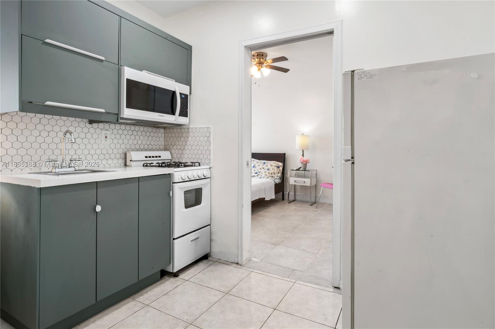 335 Ocean Dr 306