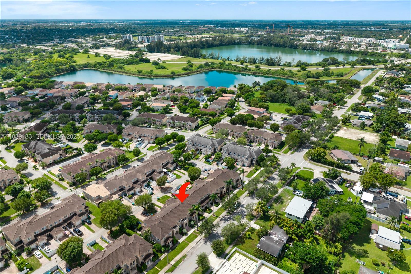 MANDARIN LAKES - Residential