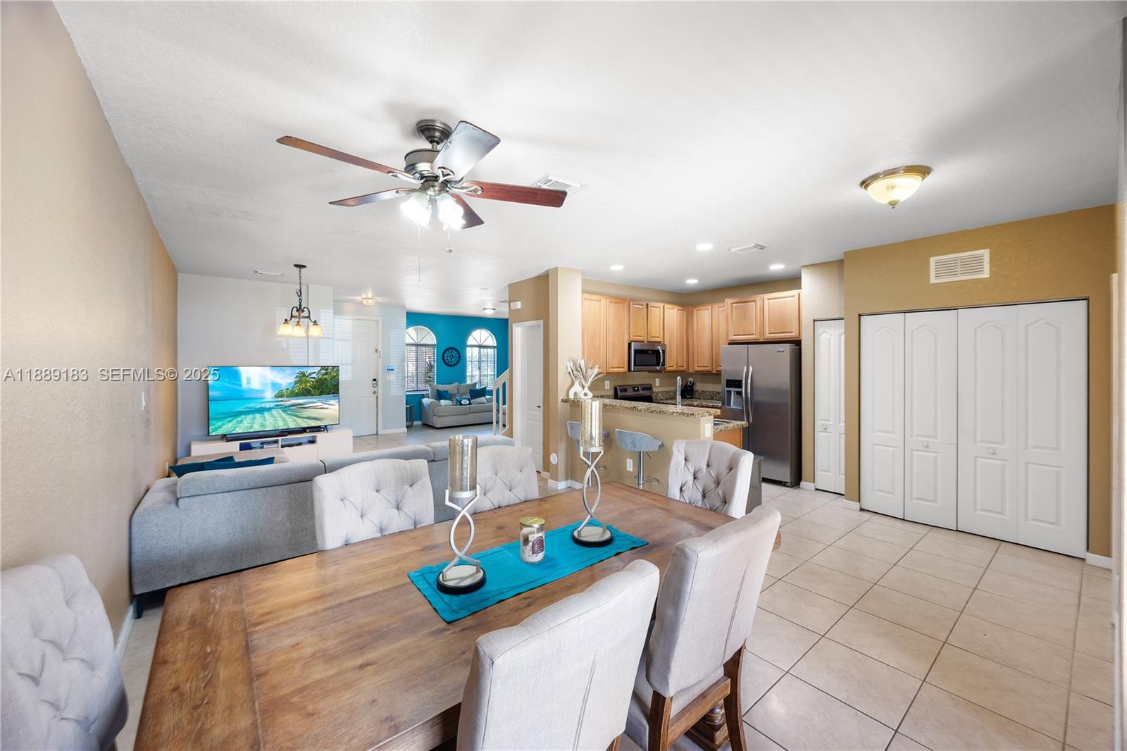 MANDARIN LAKES - Residential