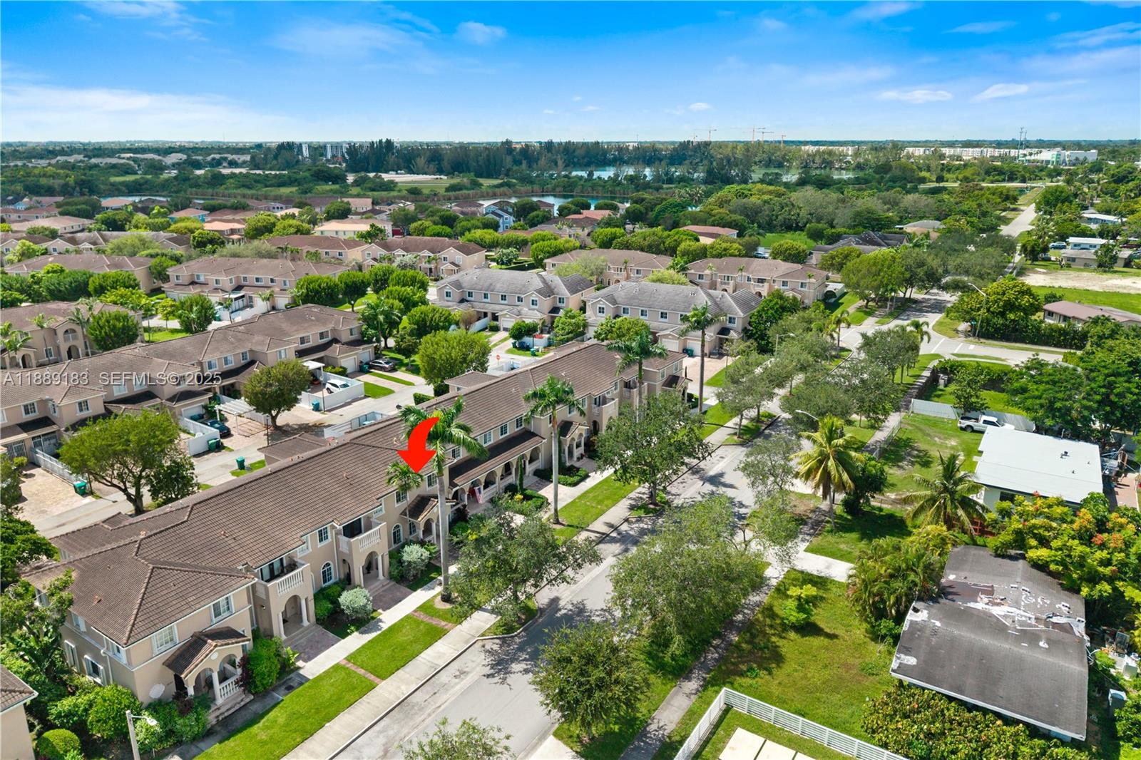 MANDARIN LAKES - Residential