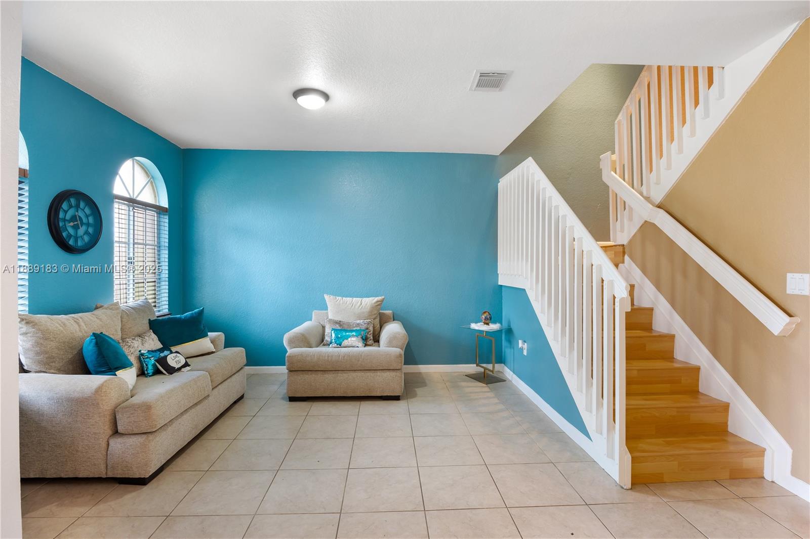 MANDARIN LAKES - Residential