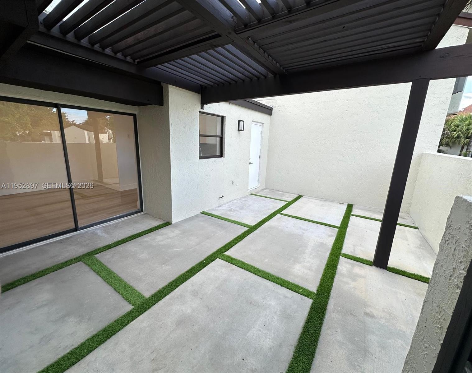 EAST WIND LAKE VILLAGE - Residential Lease