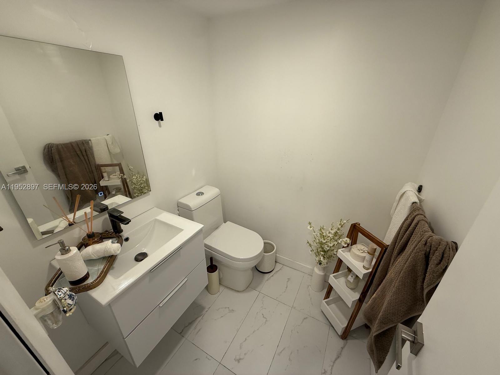 EAST WIND LAKE VILLAGE - Residential Lease