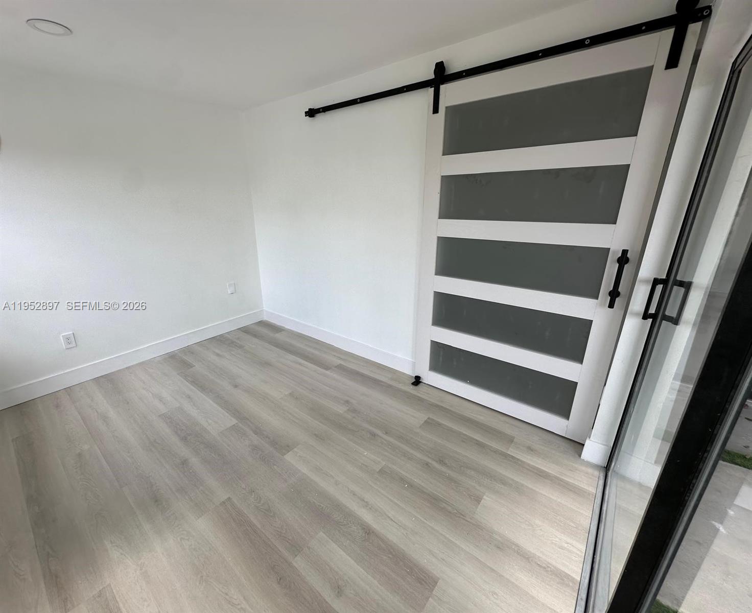 EAST WIND LAKE VILLAGE - Residential Lease