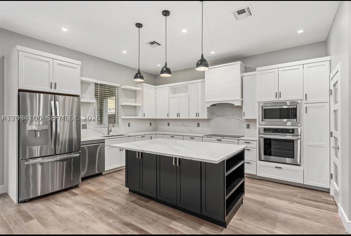 2431 NE 20th Ave - Image 1