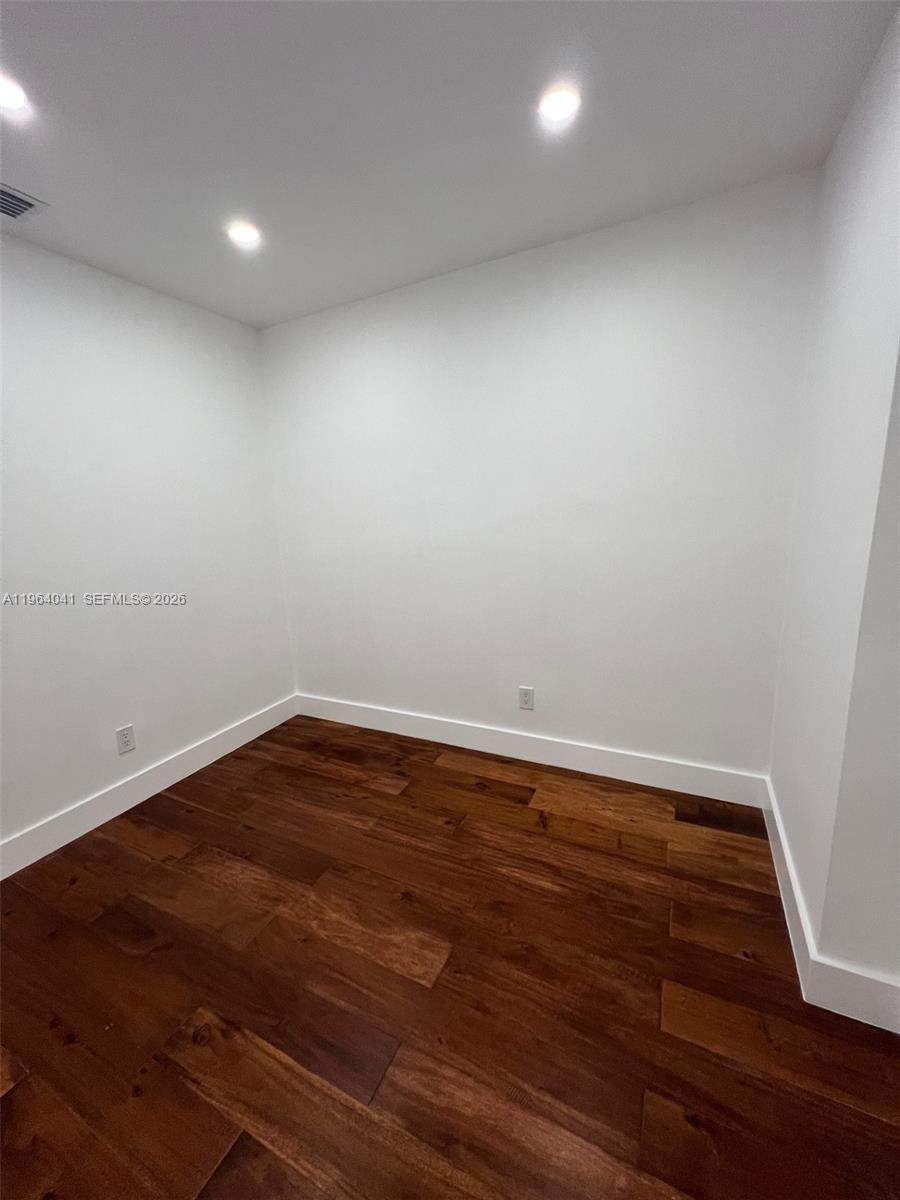 COUNTRY CLUB EST SEC 2 - Residential Lease