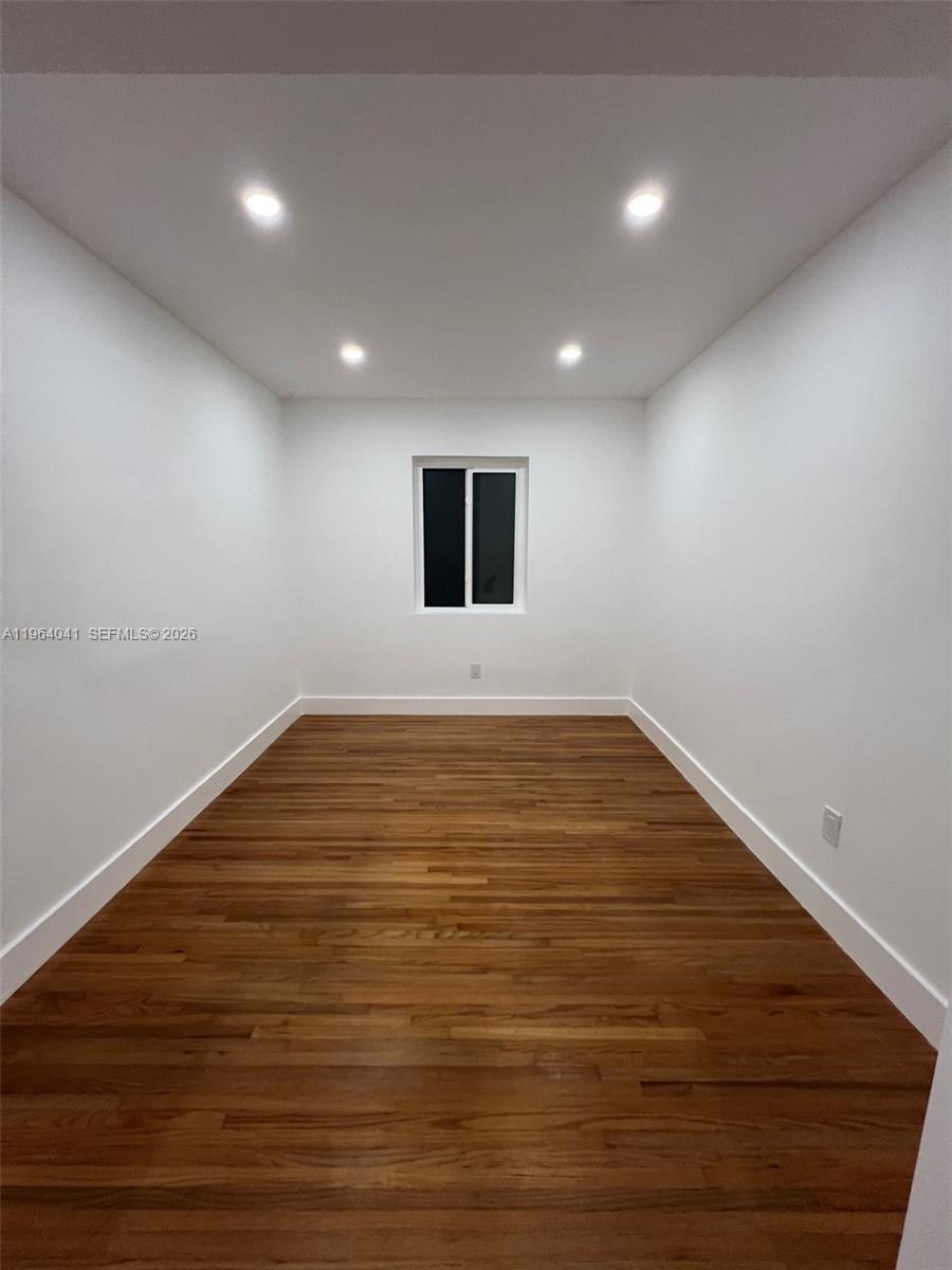 COUNTRY CLUB EST SEC 2 - Residential Lease