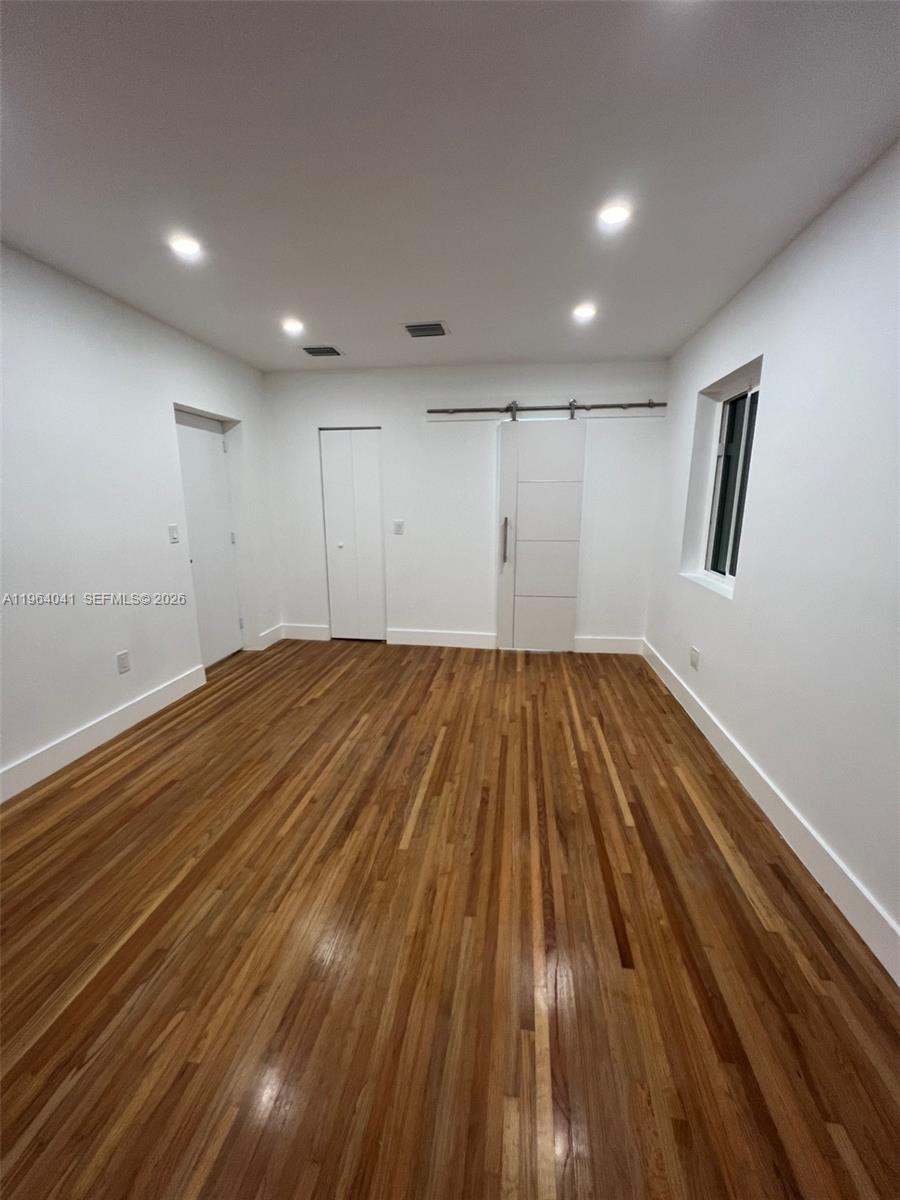 COUNTRY CLUB EST SEC 2 - Residential Lease