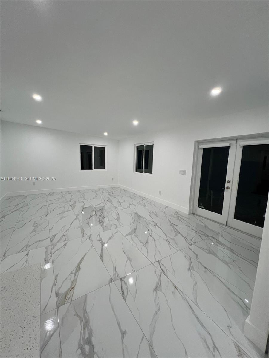 COUNTRY CLUB EST SEC 2 - Residential Lease