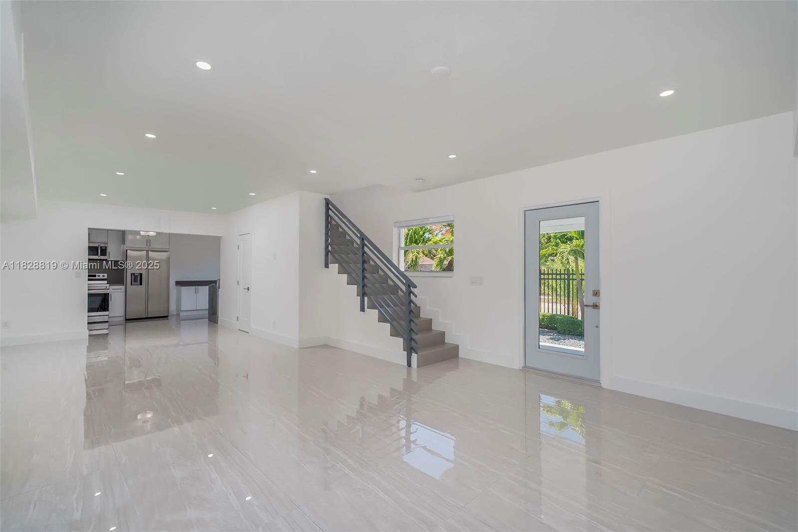 590 SW 23rd Ave 1