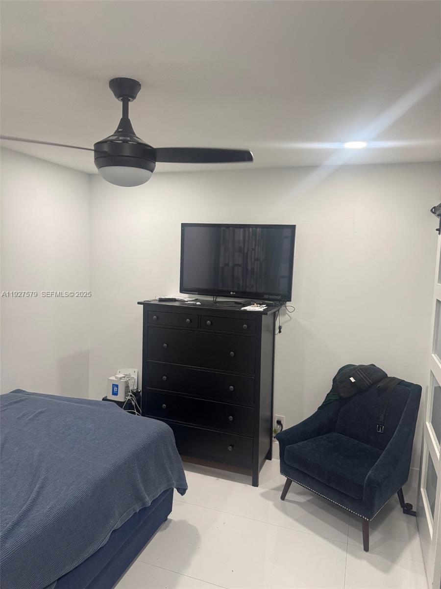 PEMBROKE LAKES SOUTH - Residential Lease