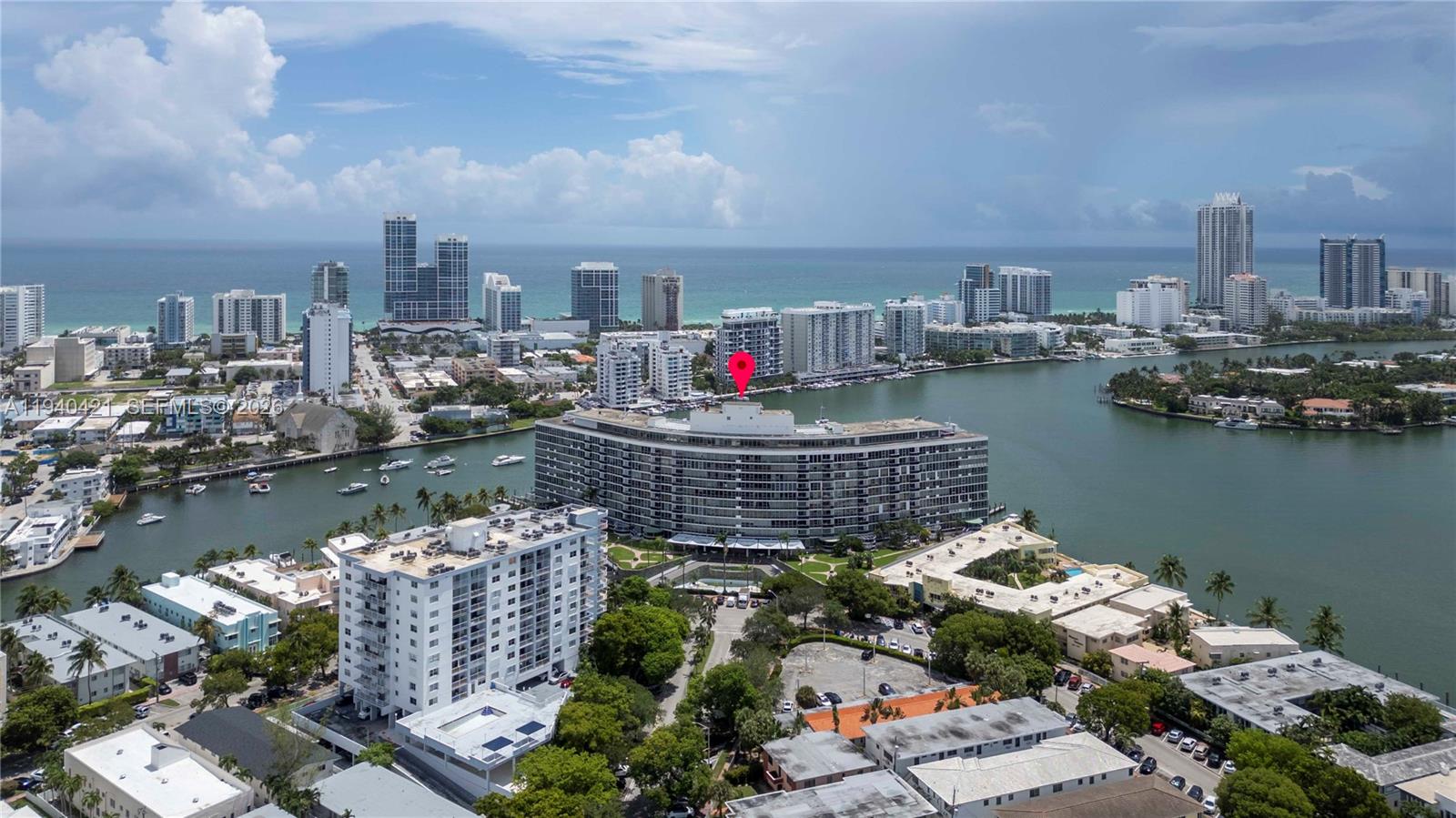 KING COLE CONDO - Residential