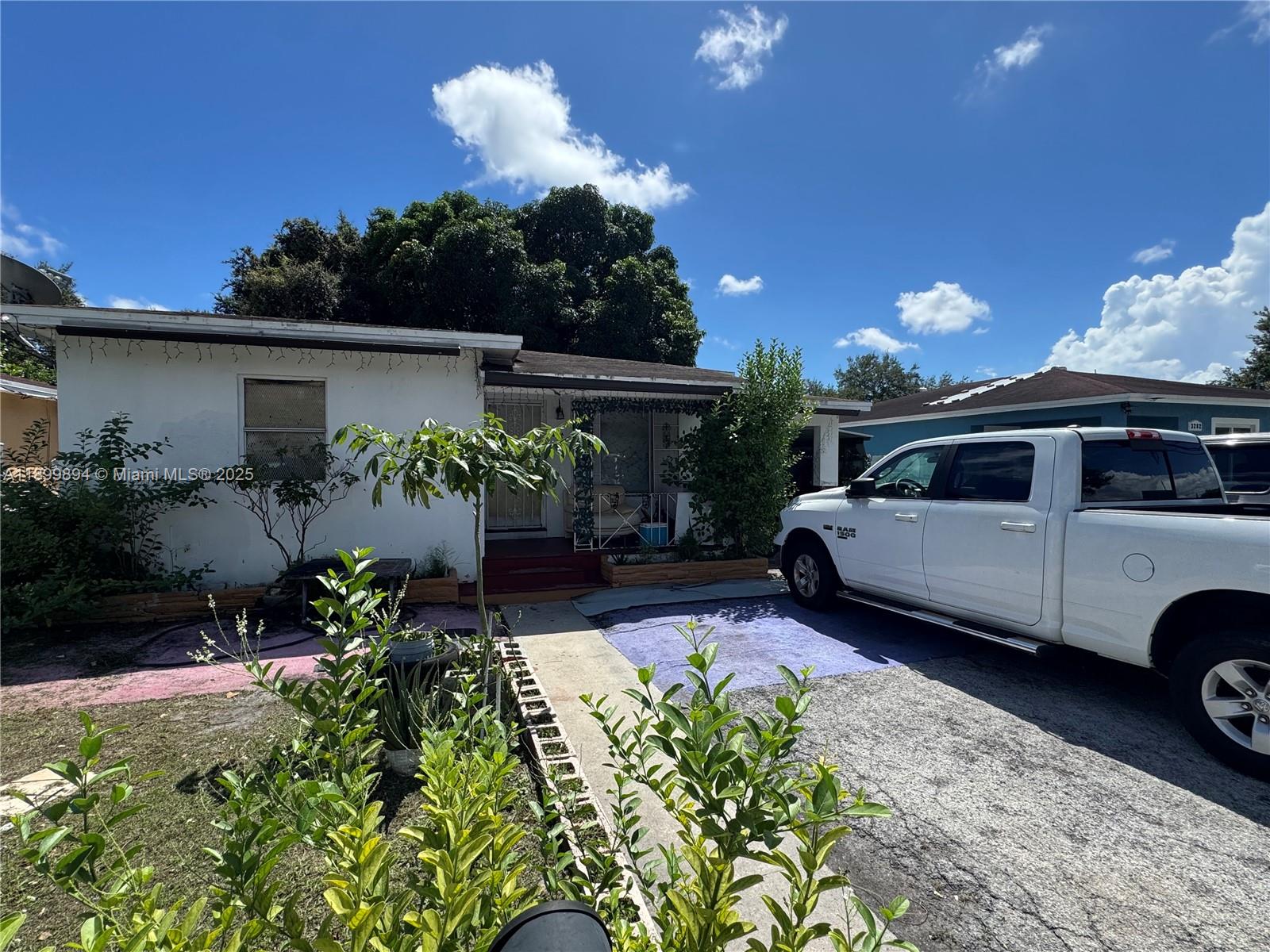 SEMINOLE LAWN - Residential
