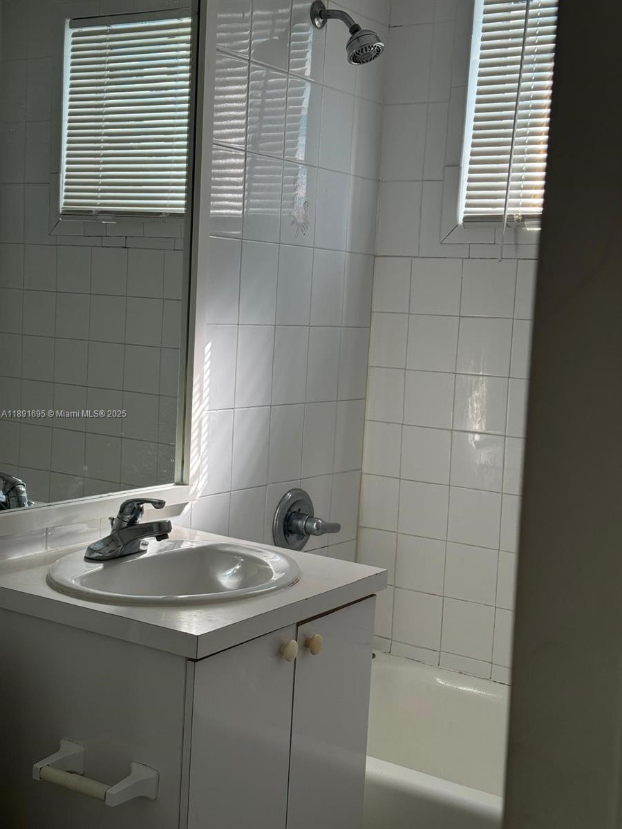 FARMINGTON SUB - Residential Lease