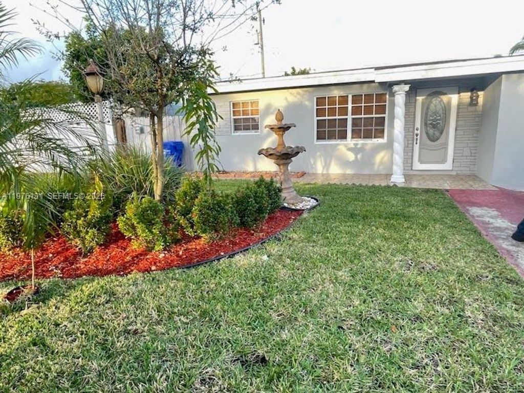 Photo of 3121 NE 12th Ave #1, Pompano Beach, FL 33064 (MLS # A11976131)