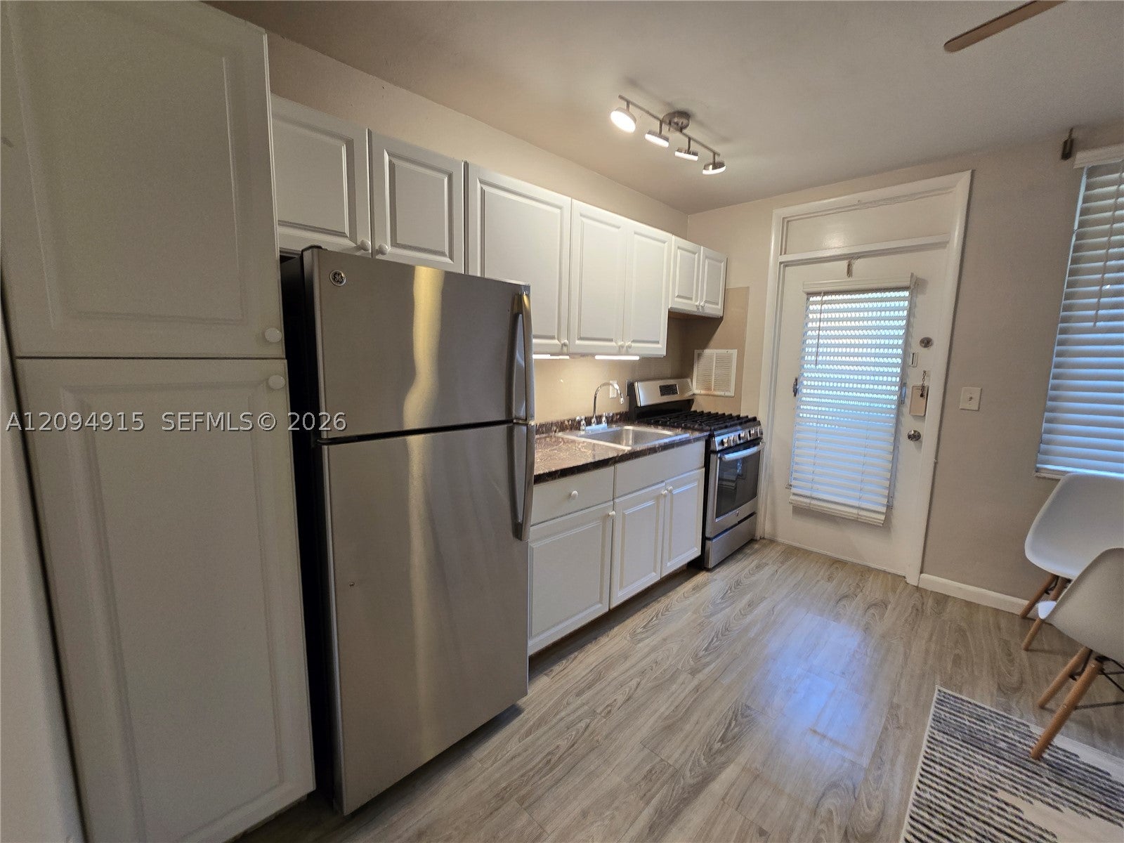 441 Collins Ave 5