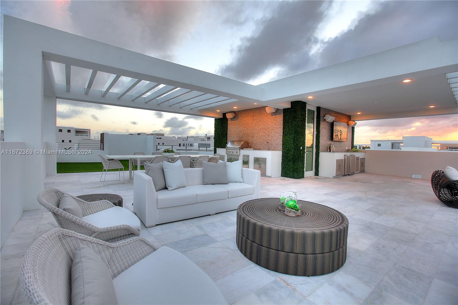 GRAND FLORIDIAN ESTATES - Residential