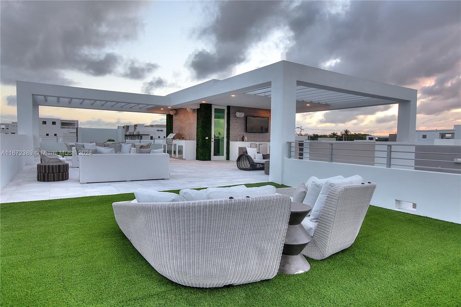 GRAND FLORIDIAN ESTATES - Residential