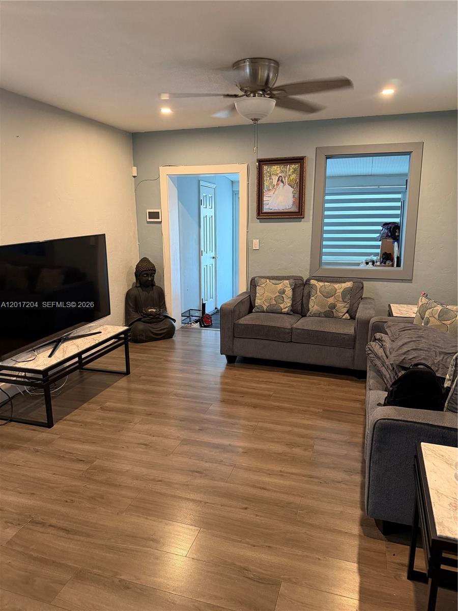 RANDALL PARK - Residential