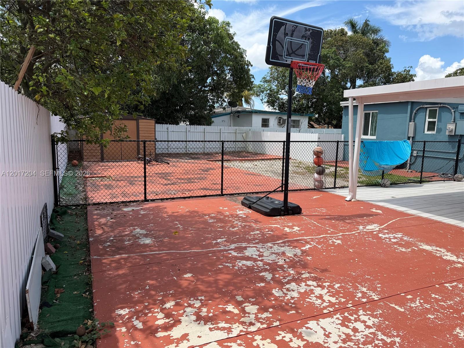 RANDALL PARK - Residential