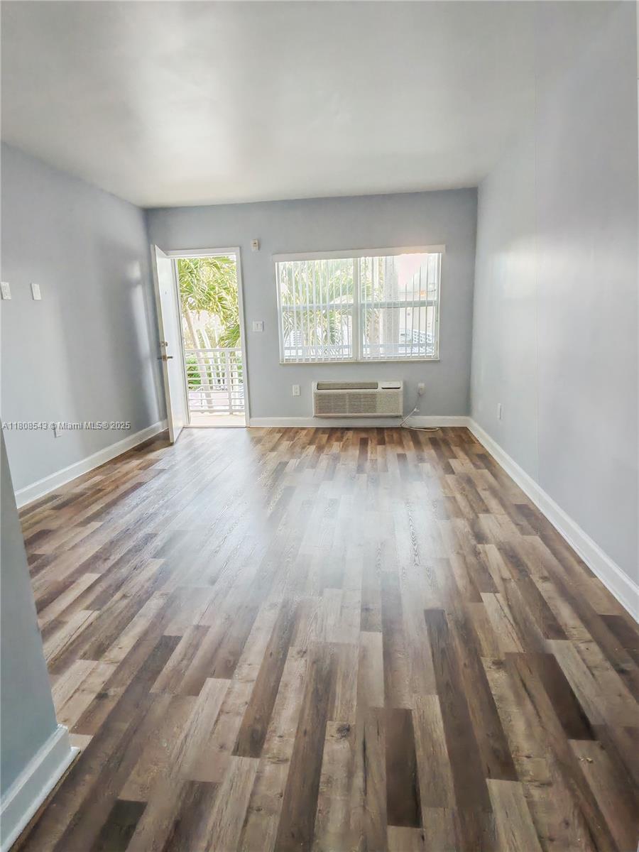 8000 Ne Bayshore Ct 212, Miami, Broward County, Florida - 1 Bathrooms - 