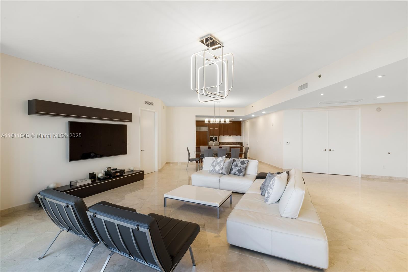 TDR TOWER I CONDO - Residential