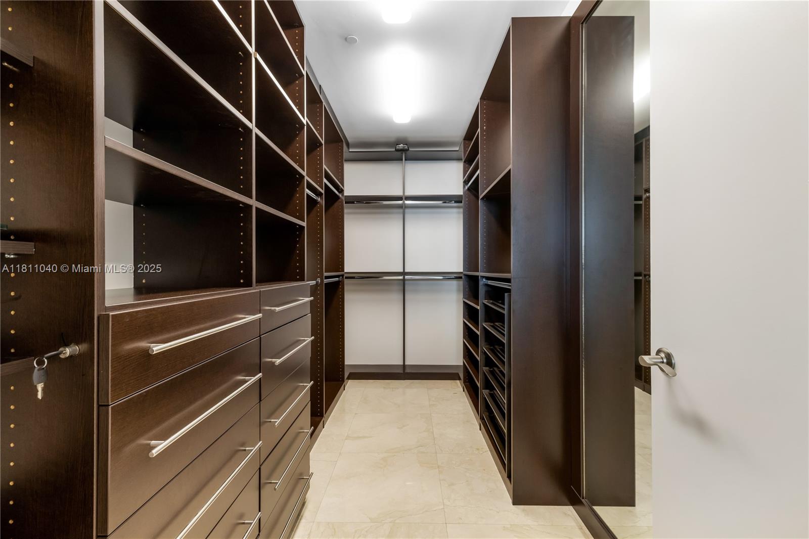 TDR TOWER I CONDO - Residential