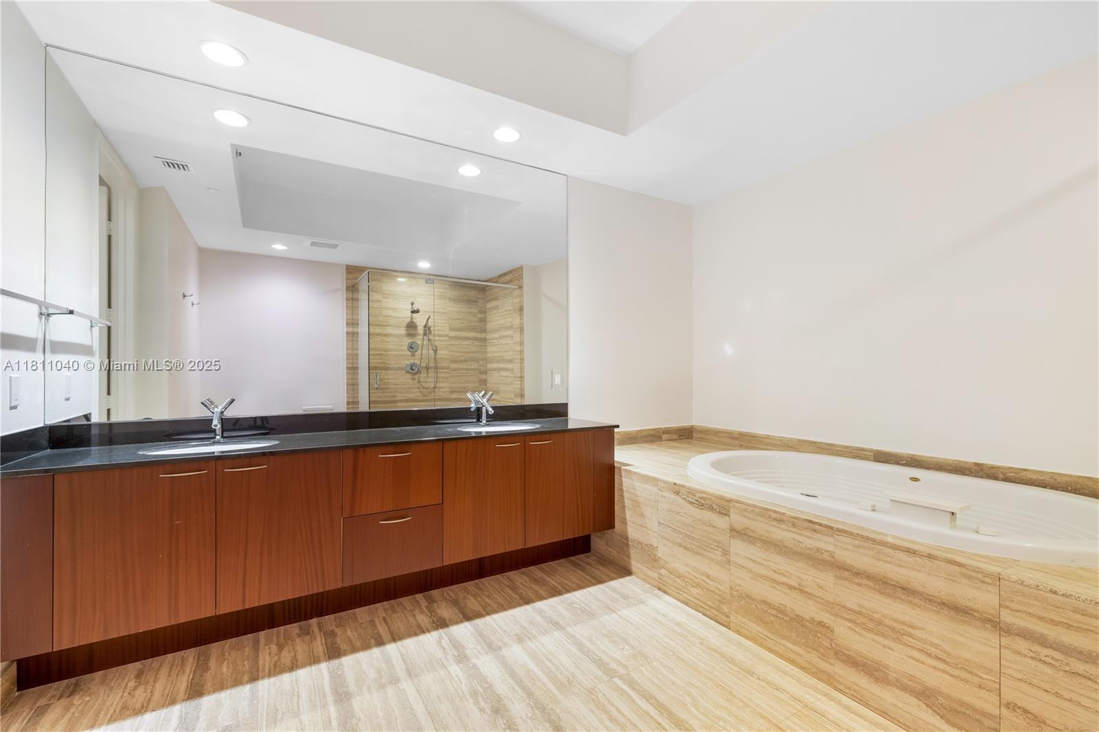 TDR TOWER I CONDO - Residential