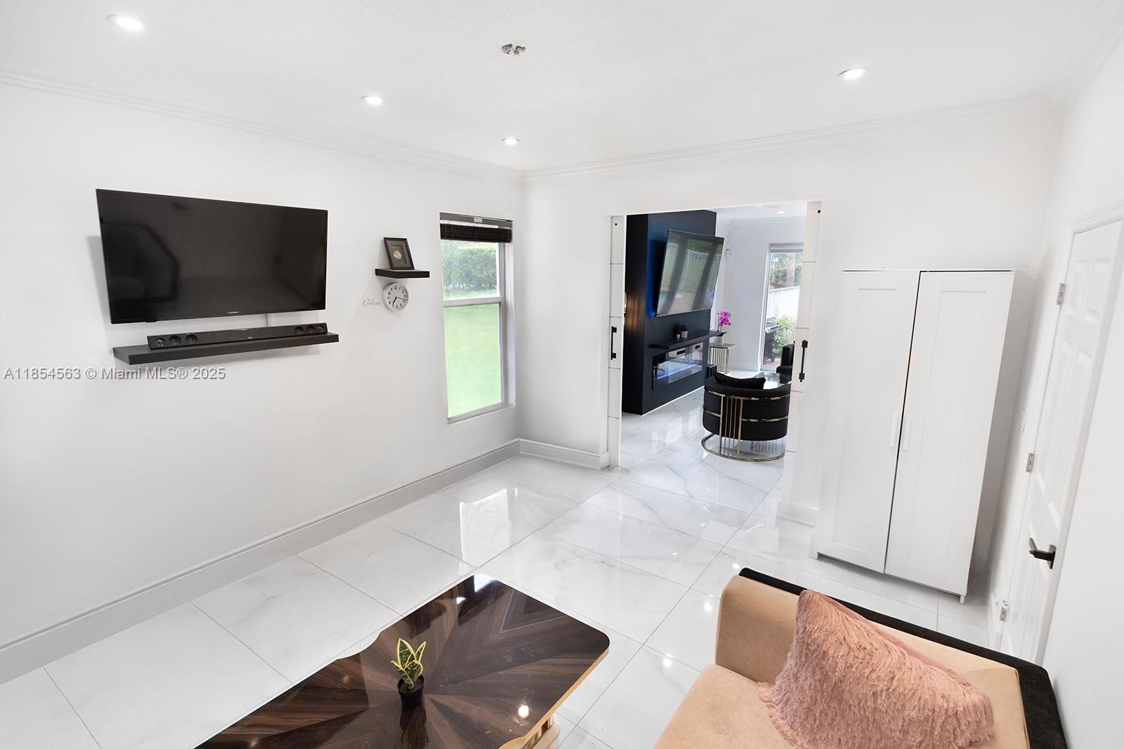 RIVIERA ISLES II - Residential Lease