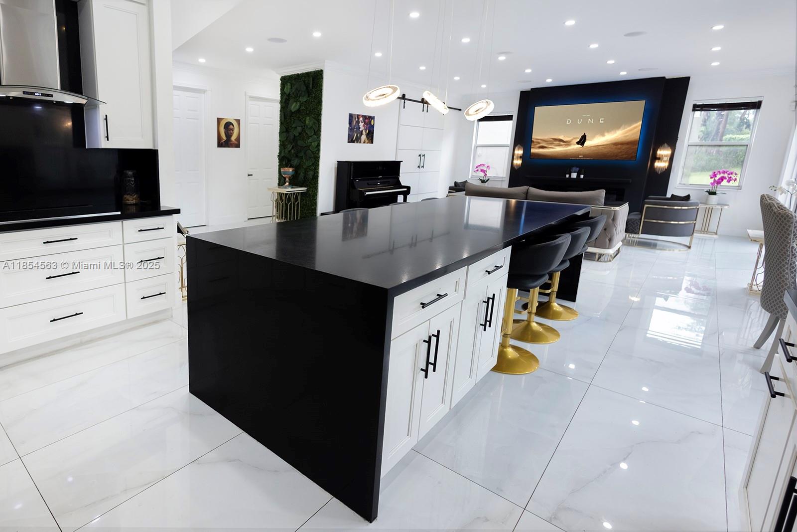 RIVIERA ISLES II - Residential Lease