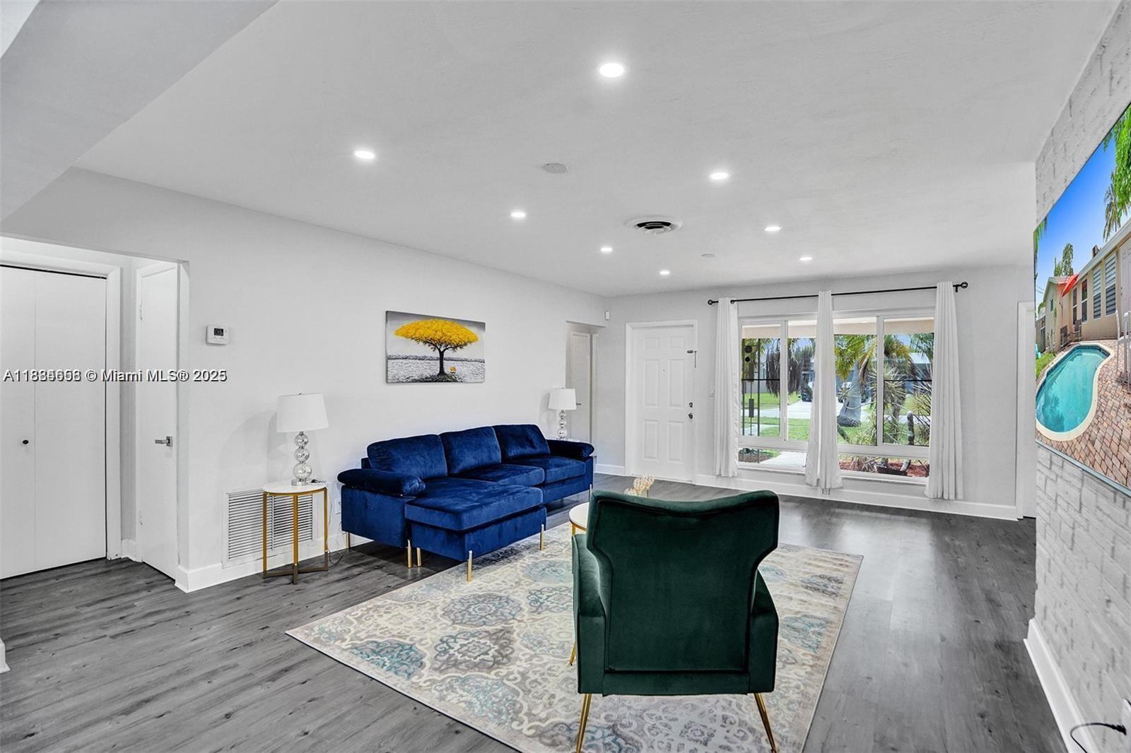 HOLLYWOOD HILLS AMEN PLAT - Residential Lease