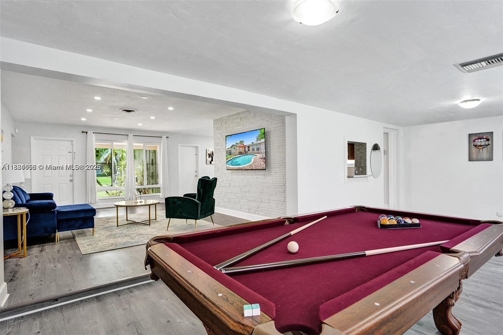 HOLLYWOOD HILLS AMEN PLAT - Residential Lease