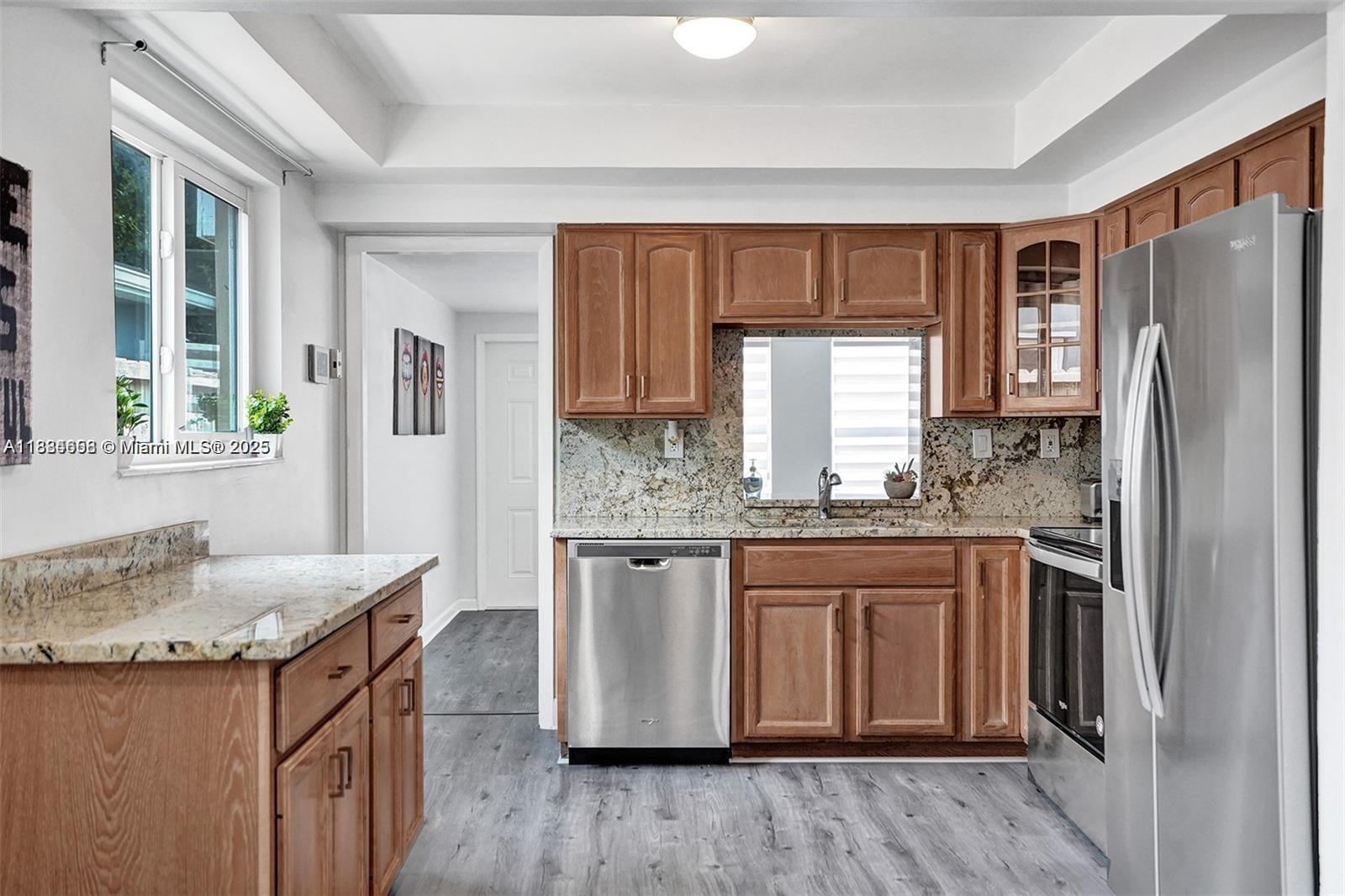 HOLLYWOOD HILLS AMEN PLAT - Residential Lease