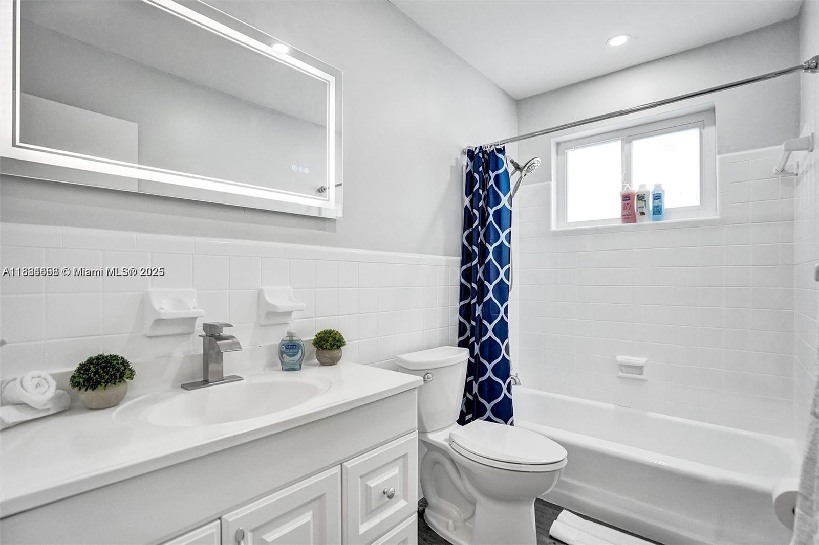 HOLLYWOOD HILLS AMEN PLAT - Residential Lease