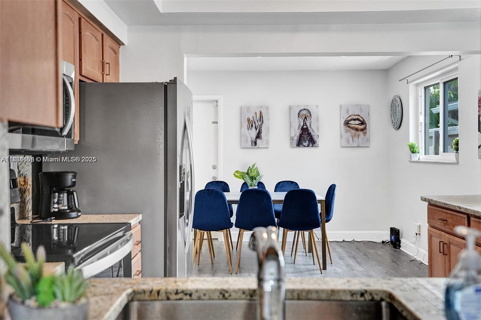 HOLLYWOOD HILLS AMEN PLAT - Residential Lease