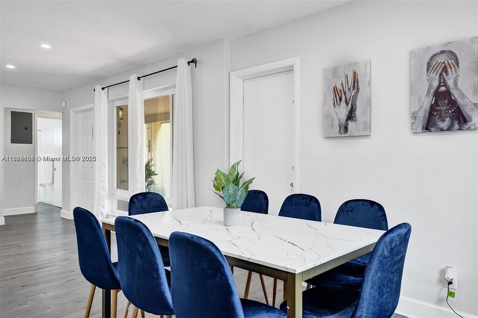 HOLLYWOOD HILLS AMEN PLAT - Residential Lease