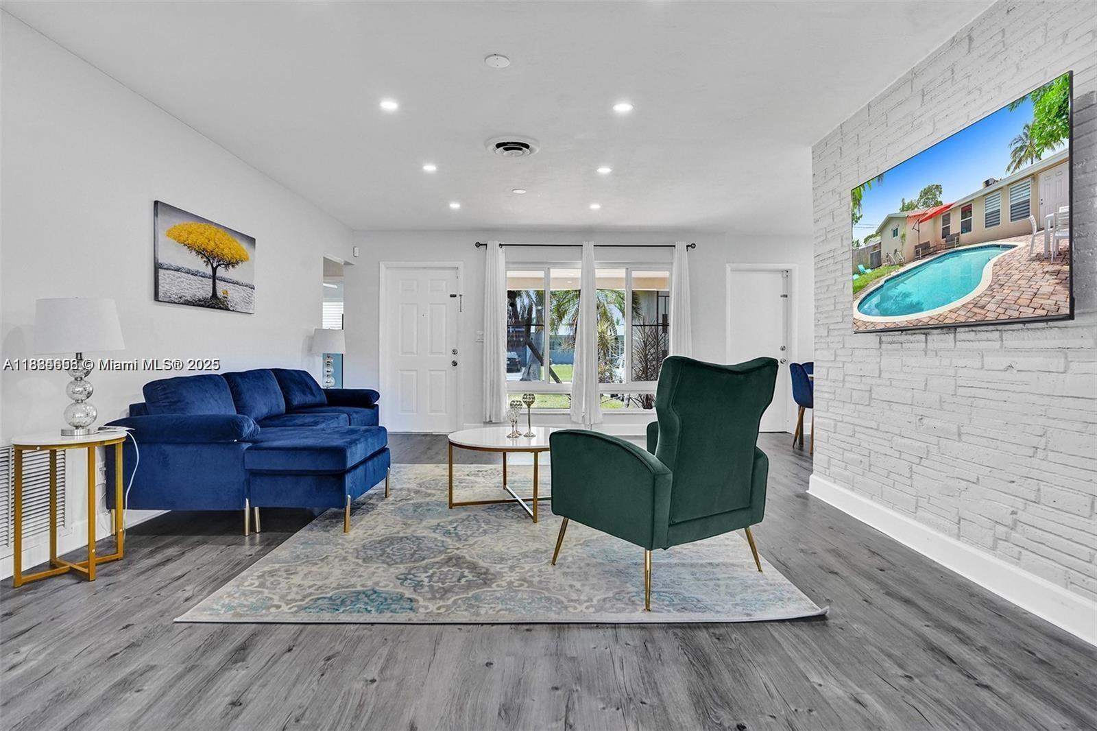 HOLLYWOOD HILLS AMEN PLAT - Residential Lease