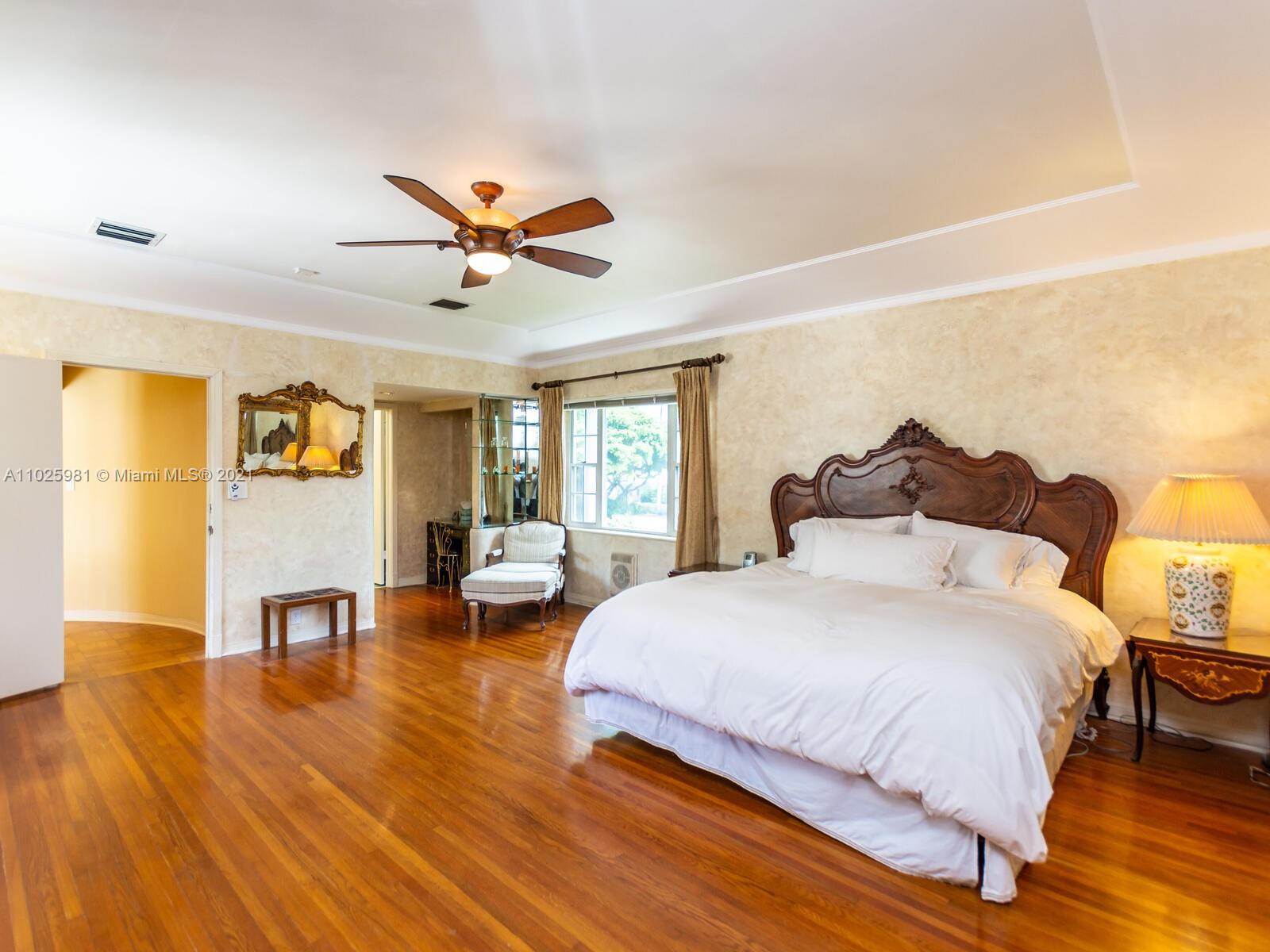 SUNSET ISLANDS-ISLAND NO - Residential