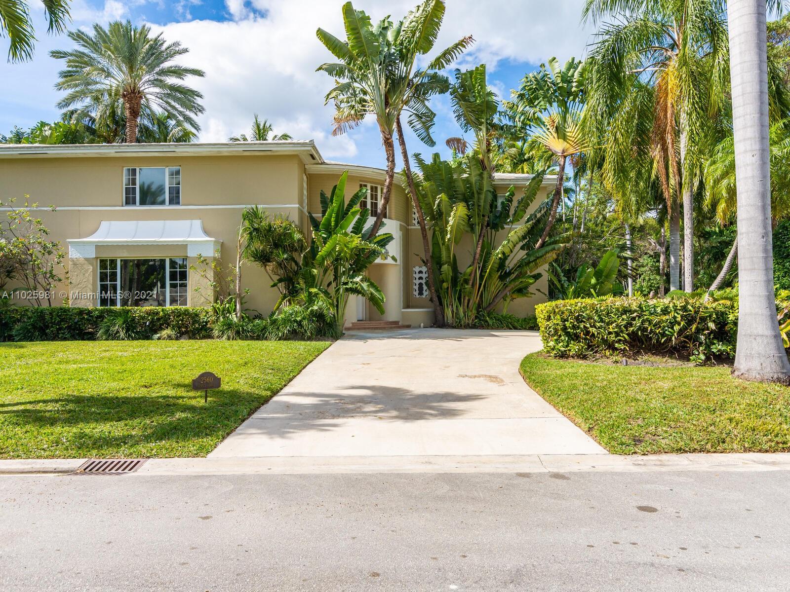 SUNSET ISLANDS-ISLAND NO - Residential