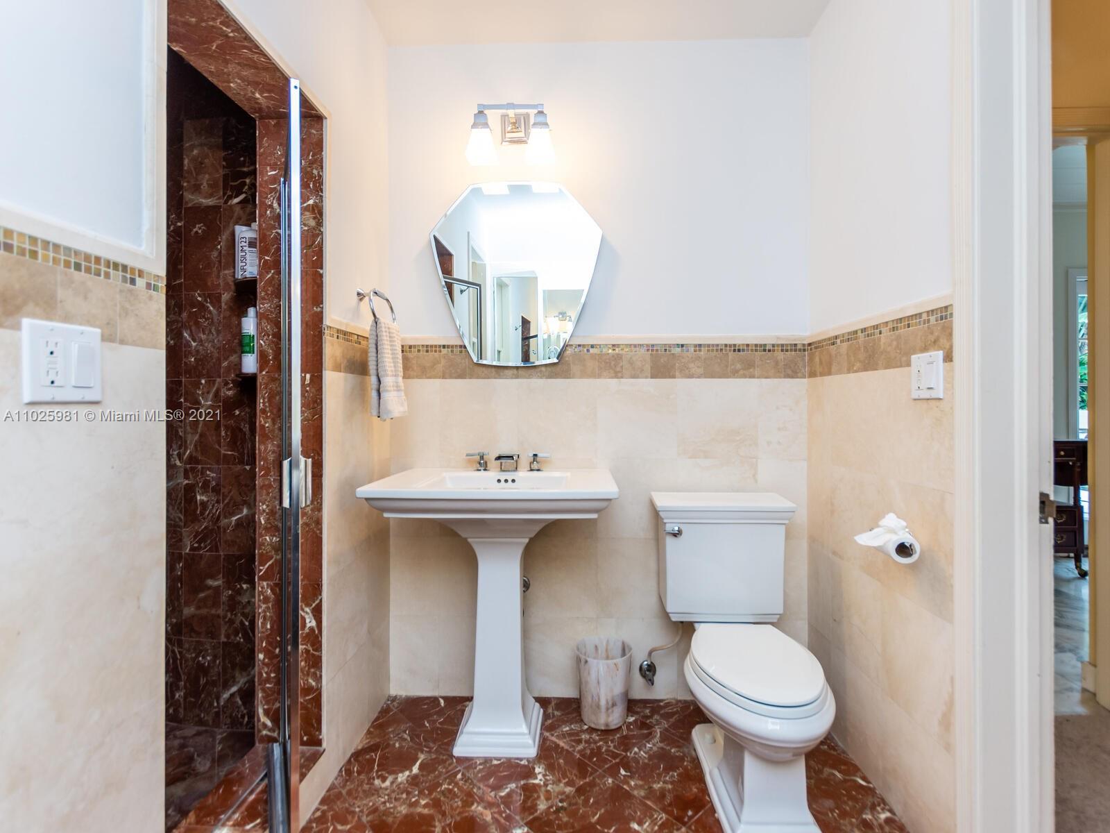 SUNSET ISLANDS-ISLAND NO - Residential