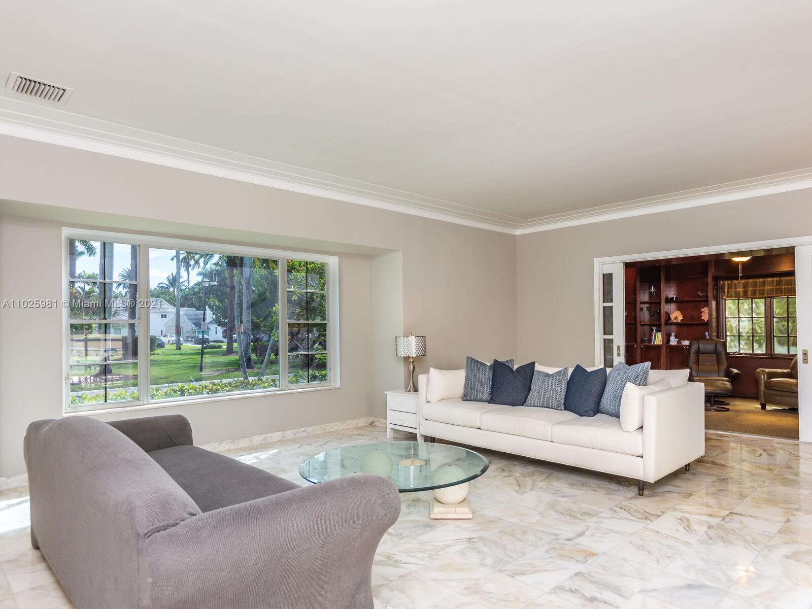 SUNSET ISLANDS-ISLAND NO - Residential