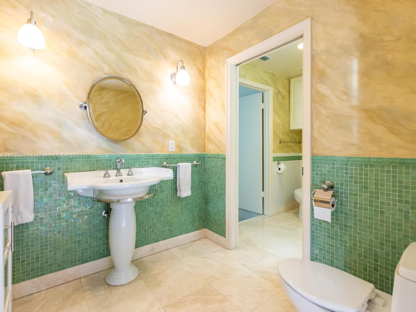 SUNSET ISLANDS-ISLAND NO - Residential