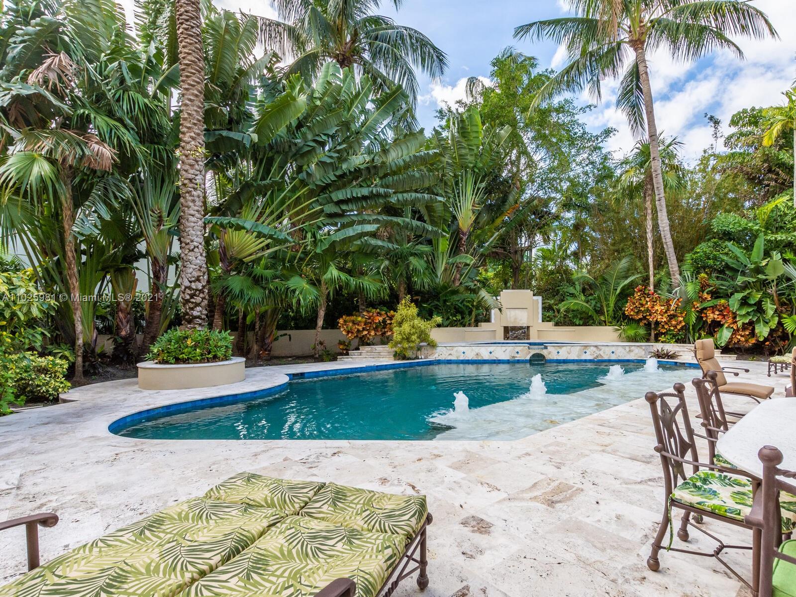 SUNSET ISLANDS-ISLAND NO - Residential