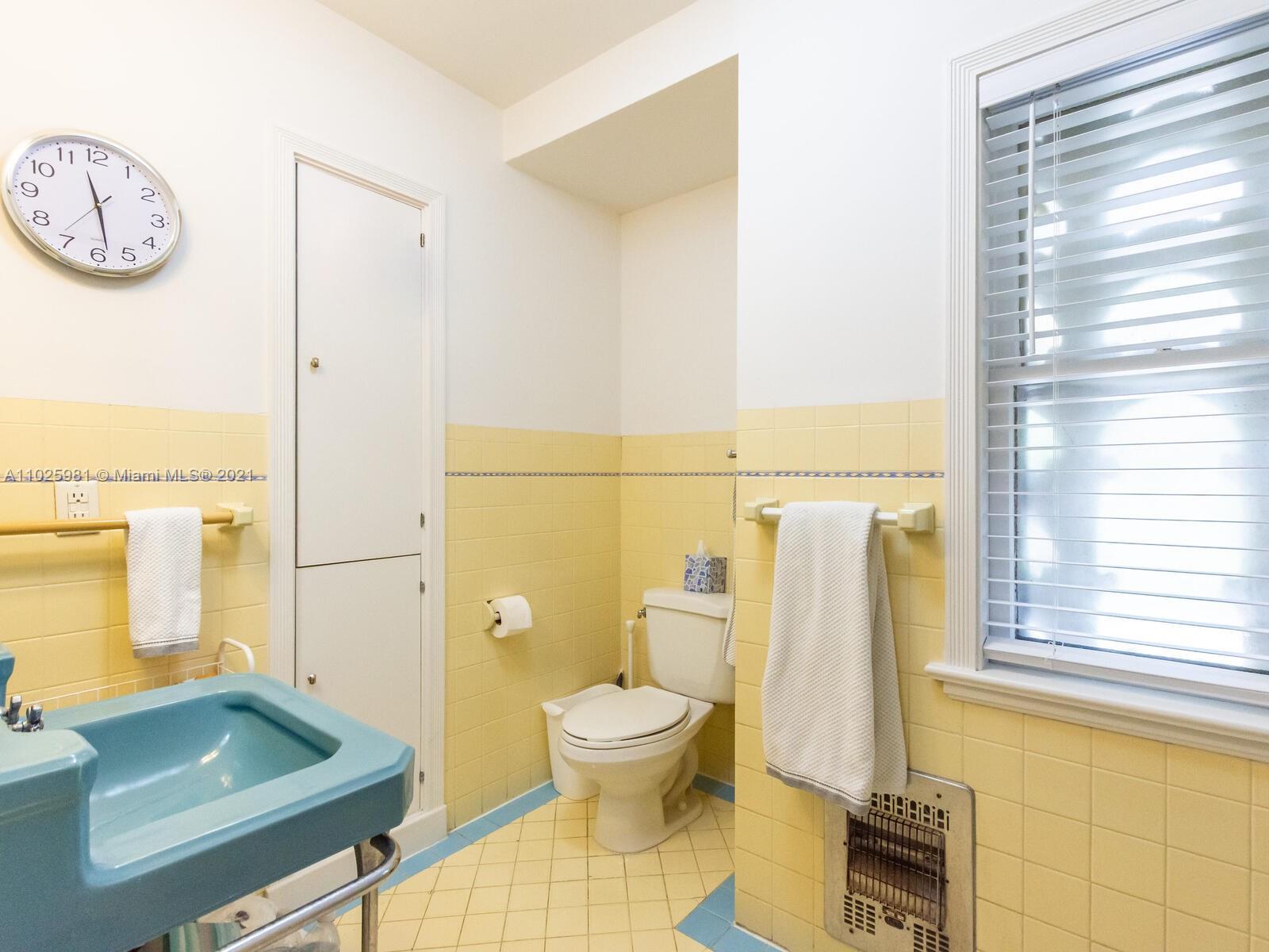 SUNSET ISLANDS-ISLAND NO - Residential