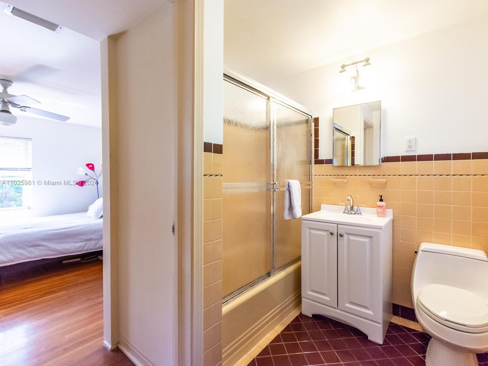 SUNSET ISLANDS-ISLAND NO - Residential